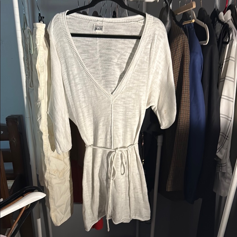 White Knit V-Neck Tunic Converse One Star Large
